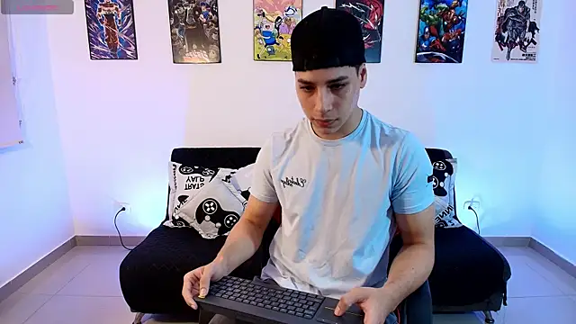 jonathanjoestar  online show from April 23, 11:50 pm