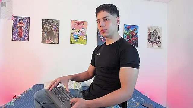 jonathanjoestar  online show from March 28, 9:16 pm