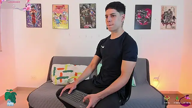 Snapshot of jonathanjoestar_ chatting on November 17, 9:41 pm jonathanjoestar online show from November 17, 9:41 pm