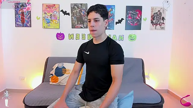 Snapshot of jonathanjoestar_ chatting on November 7, 8:24 pm jonathanjoestar online show from November 7, 8:24 pm