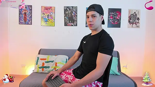 Snapshot of jonathanjoestar_ chatting on November 28, 9:59 pm jonathanjoestar online show from November 28, 9:59 pm