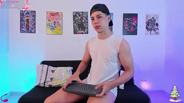 jonathanjoestar  online show from December 22, 12:33 am