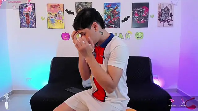 Snapshot of jonathanjoestar_ chatting on November 5, 8:45 pm jonathanjoestar online show from November 5, 8:45 pm