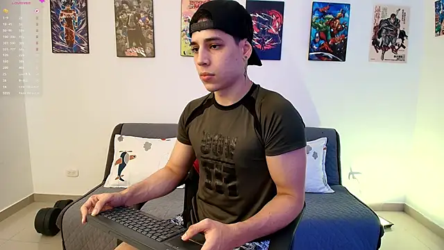 jonathanjoestar  online show from May 7, 10:13 pm
