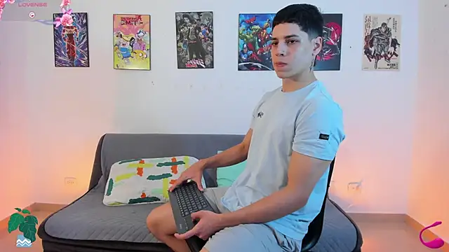 Snapshot of jonathanjoestar_ chatting on November 21, 10:53 pm jonathanjoestar online show from November 21, 10:53 pm