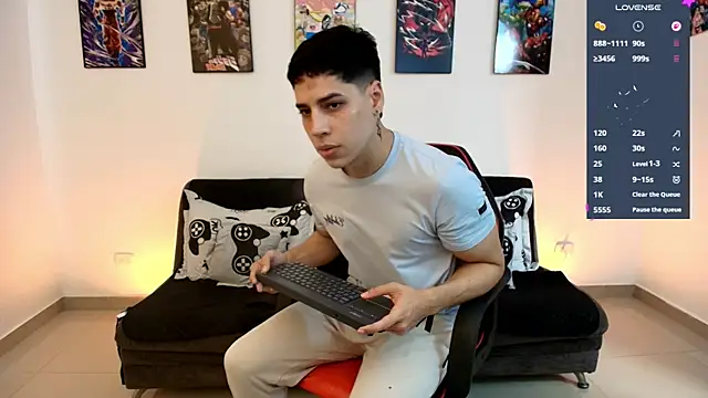 Snapshot of jonathanjoestar_ chatting on June 24, 9:12 pm jonathanjoestar online show from June 24, 9:12 pm