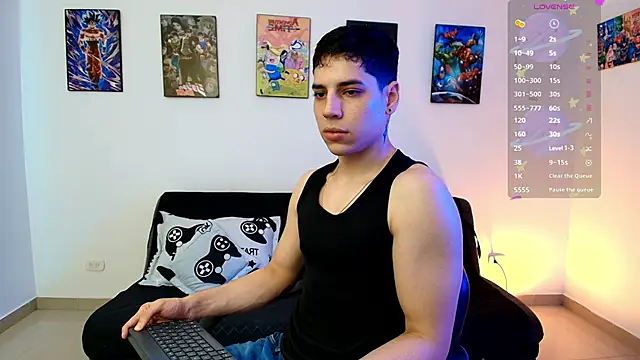 jonathanjoestar  online show from May 20, 9:56 pm