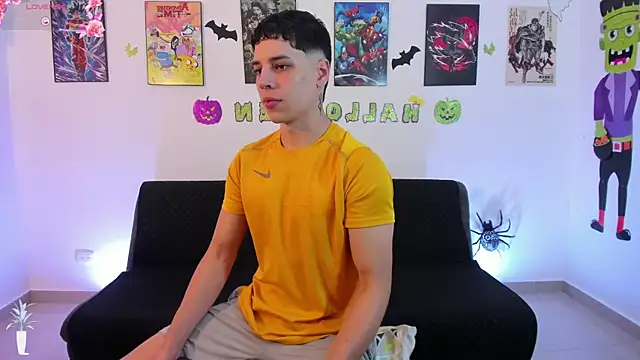 Snapshot of jonathanjoestar_ chatting on October 18, 9:17 pm jonathanjoestar online show from October 18, 9:17 pm