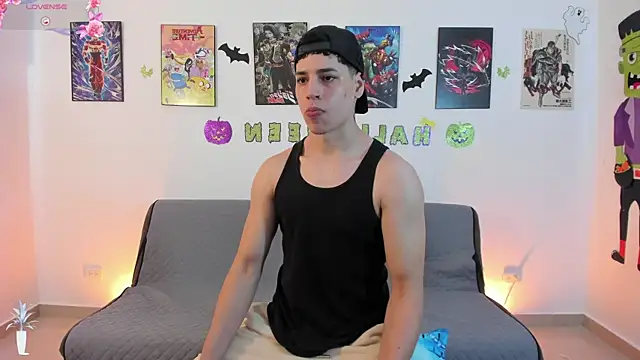 Snapshot of jonathanjoestar_ chatting on October 24, 8:19 pm jonathanjoestar online show from October 24, 8:19 pm