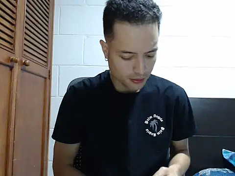 dimitriquiet05 online show from February 13, 6:24 am