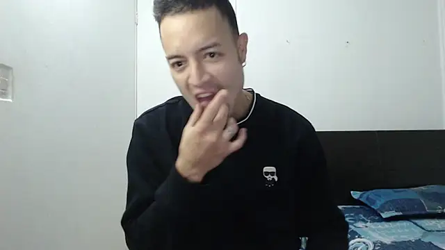 dimitriquiet05 online show from December 3, 6:10 am