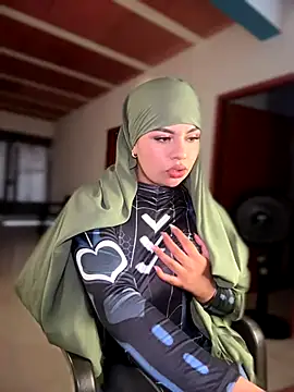 Snapshot of lalilamassu1 chatting on November 12, 8:56 pm lalilamassu1 online show from November 12, 8:56 pm