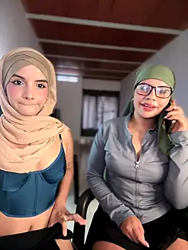 Snapshot of lalilamassu1 chatting on October 29, 9:25 pm lalilamassu1 online show from October 29, 9:25 pm