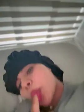 lalilamassu1 online show from March 10, 5:28 pm