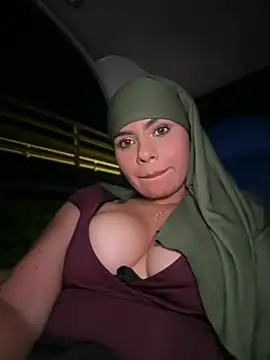 lalilamassu1 online show from February 15, 1:06 am