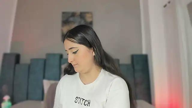 Kathia Morelli online show from February 6, 11:50 am