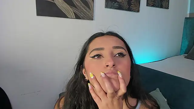 Kathia Morelli online show from October 28, 11:42 am