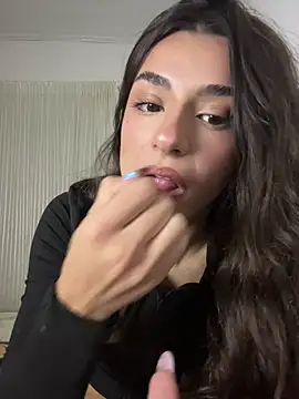 Snapshot of HelliRosa chatting on July 1, 10:10 pm HelliRosa online show from July 1, 10:10 pm