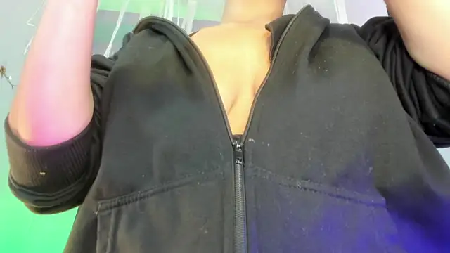 kuromi69 online show from March 13, 4:06 am