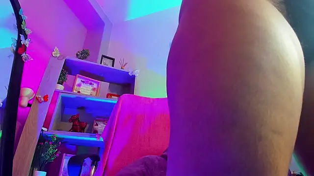 kuromi69 online show from September 28, 3:57 am