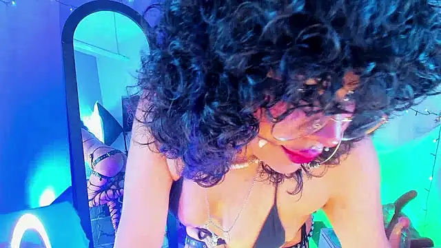 Snapshot of kuromi69 chatting on January 14, 7:45 am kuromi69 online show from January 14, 7:45 am