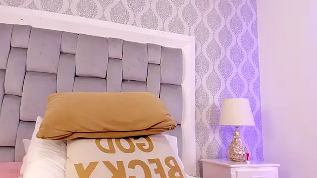 Sara  Williams online show from March 21, 4:06 am