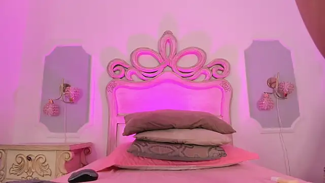 Sara  Williams online show from November 25, 3:51 am