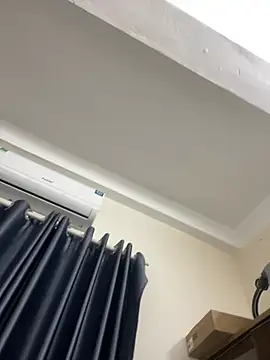 Snapshot of Louis_Baby chatting on February 11, 3:50 am Louis Baby online show from February 11, 3:50 am