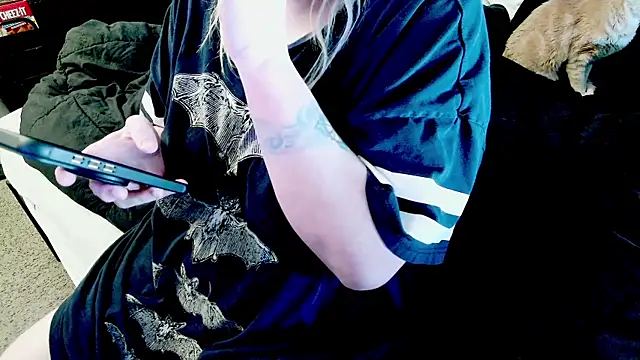 doomednympho online show from April 18, 8:20 pm