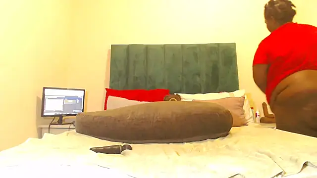 Snapshot of sexybigasss chatting on February 27, 10:37 am sexybigasss online show from February 27, 10:37 am