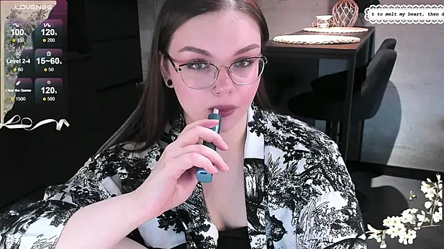 Snapshot of EvaBae chatting on January 24, 9:39 am EvaBae online show from January 24, 9:39 am