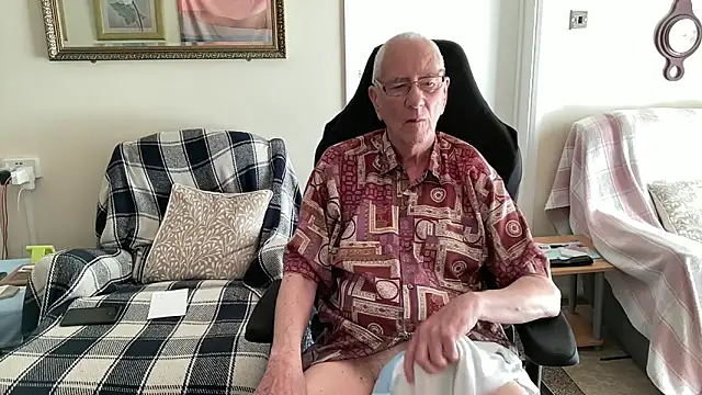 Snapshot of cutaboverest chatting on May 22, 2:59 pm cutaboverest online show from May 22, 2:59 pm