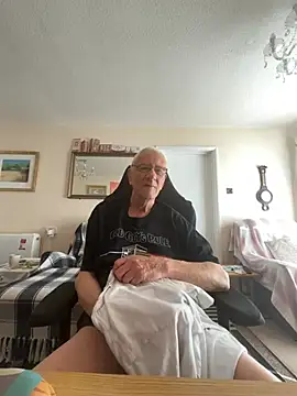 cutaboverest online show from March 28, 3:57 pm