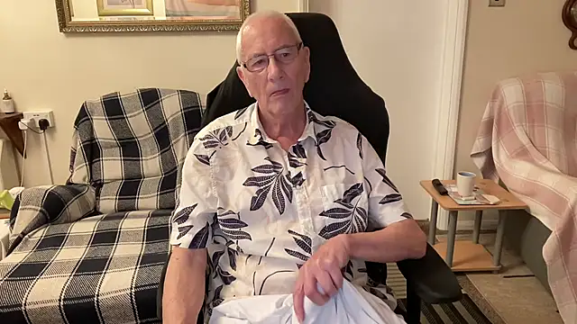 cutaboverest online show from November 8, 4:43 pm