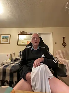 cutaboverest online show from February 23, 6:19 pm