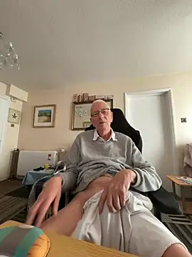 cutaboverest online show from February 8, 4:05 pm