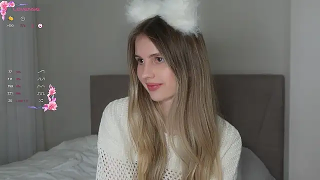 Snapshot of Fluffy-Angel chatting on February 15, 4:17 pm Fluffy-Angel online show from February 15, 4:17 pm