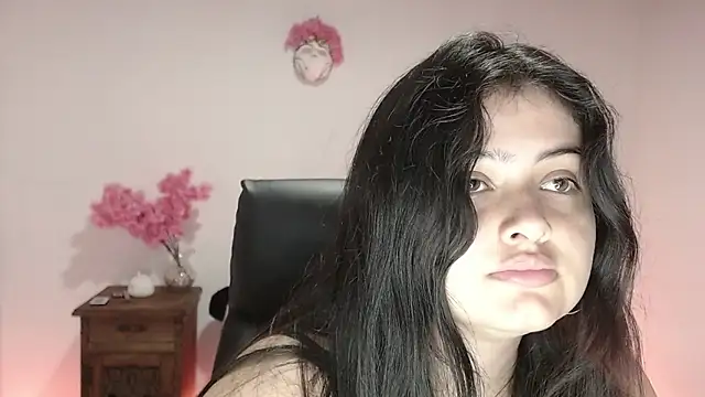 Stephania 18 online show from September 19, 6:23 pm