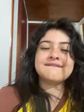 Stephania 18 online show from October 4, 11:50 pm