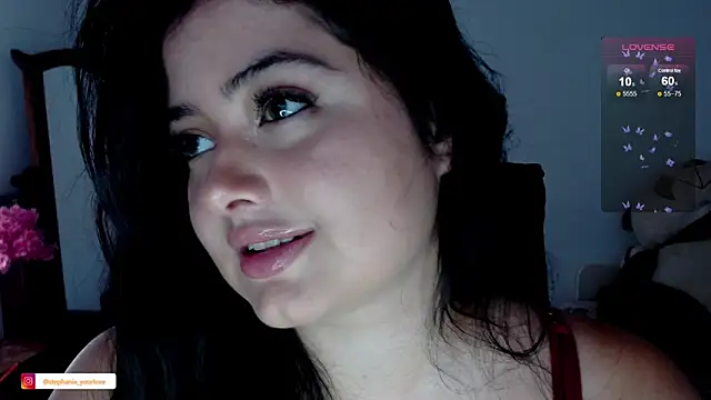 Stephania 18 online show from December 3, 8:30 pm