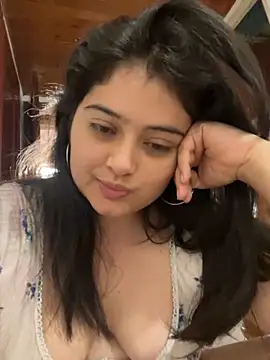 Stephania 18 online show from September 14, 8:09 pm