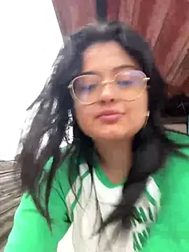 Stephania 18 online show from February 18, 10:25 pm