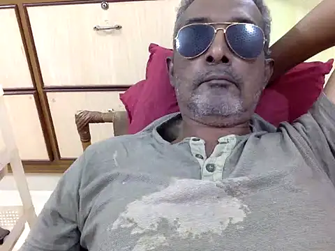 Lookin4Kinky Partner online show from January 8, 1:50 pm