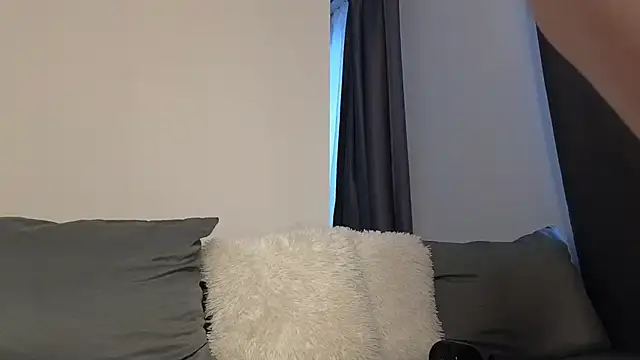  eva queen online show from March 9, 2:31 pm