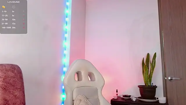 zoewils online show from June 20, 6:29 am
