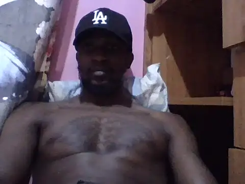Snapshot of Tonedom chatting on October 17, 10:11 pm Tonedom online show from October 17, 10:11 pm