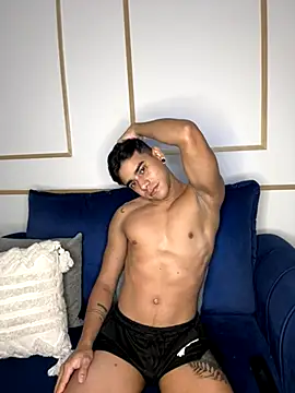 Snapshot of Mackenzzie_777_ chatting on October 21, 4:34 am Mackenzzie 777 online show from October 21, 4:34 am