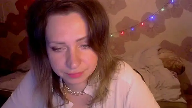 Queen Daenerys online show from November 11, 7:30 pm