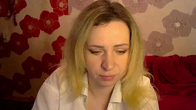 Snapshot of Queen_Daenerys chatting on January 12, 6:49 pm Queen Daenerys online show from January 12, 6:49 pm