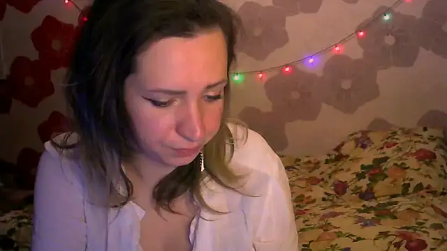 Queen Daenerys online show from November 29, 8:20 pm